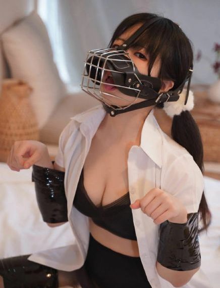 打白嫩光屁屁女网站