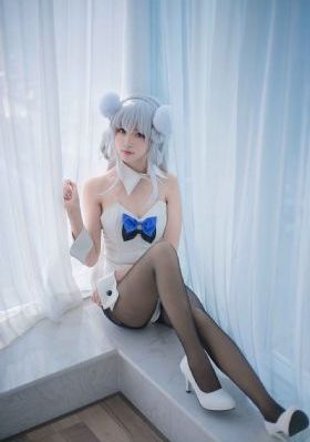 苏一柔在公厕被灌满jing液