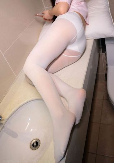 给老师下药挺进她的身体电影